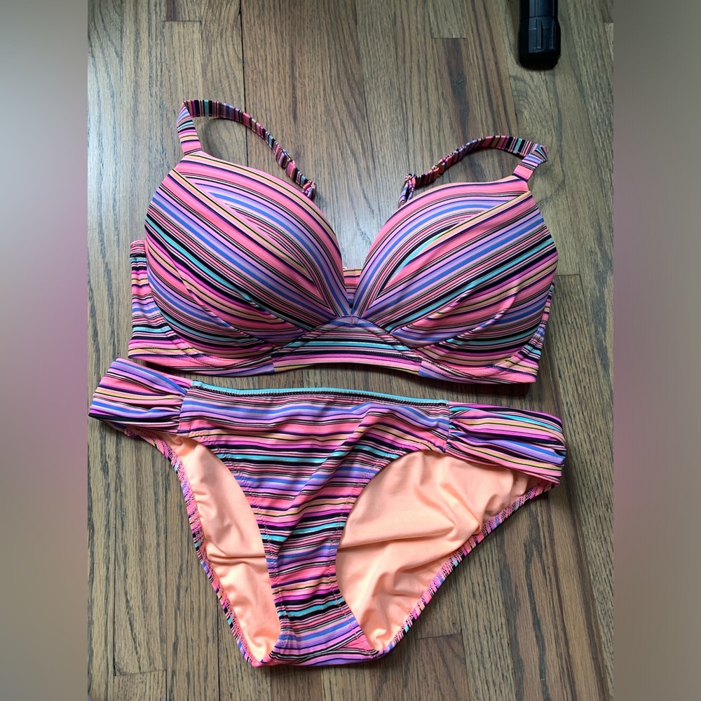 Victoria’s Secret swimsuit set angel convertible top 36D medium bottoms